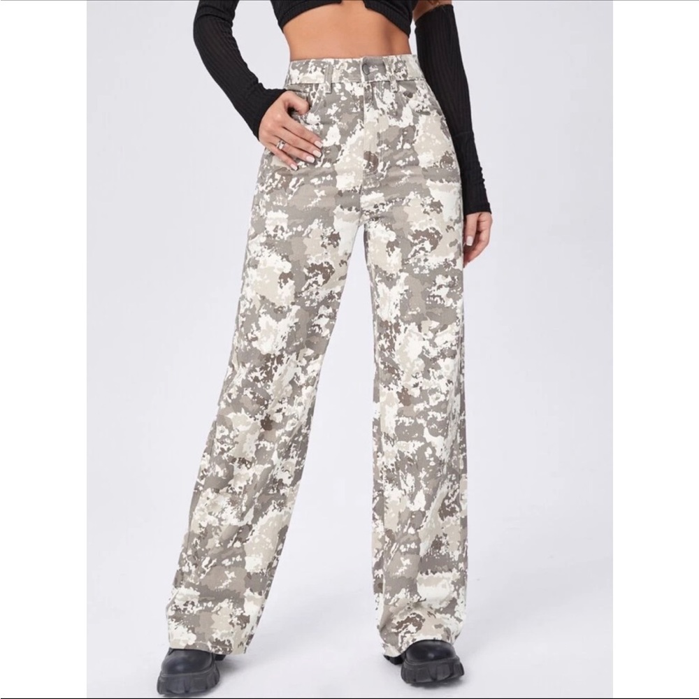 SHEIN - High Waist Camo Print Straight Leg Jeans - Multicolor - 8/10